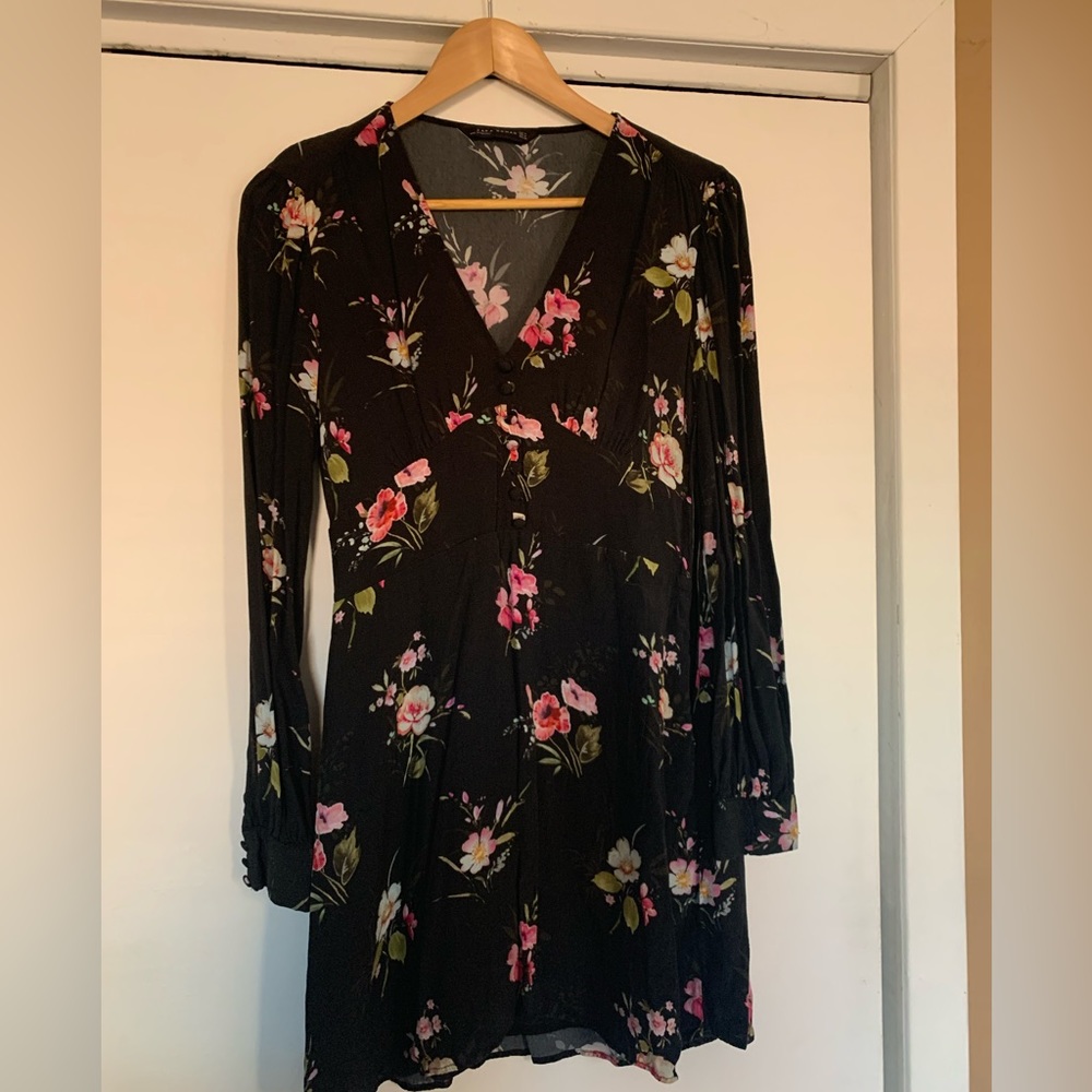Cute floral dress. Zara